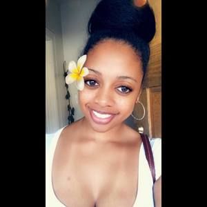 Meet your Posher, Nora